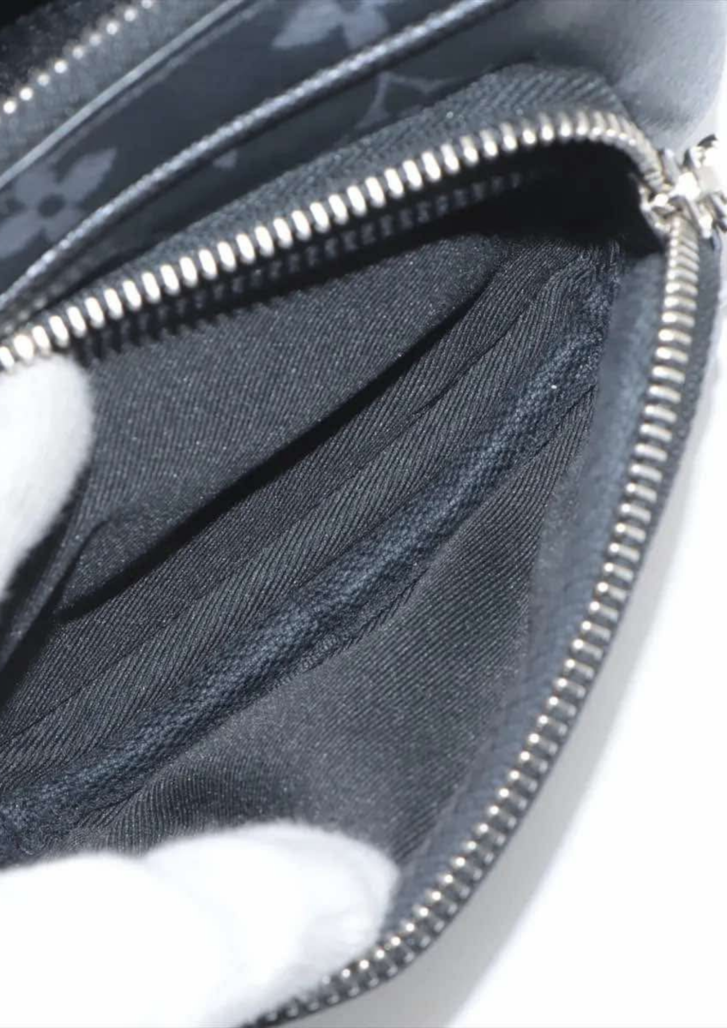LOUIS VUITTON Taiga Leather Lama