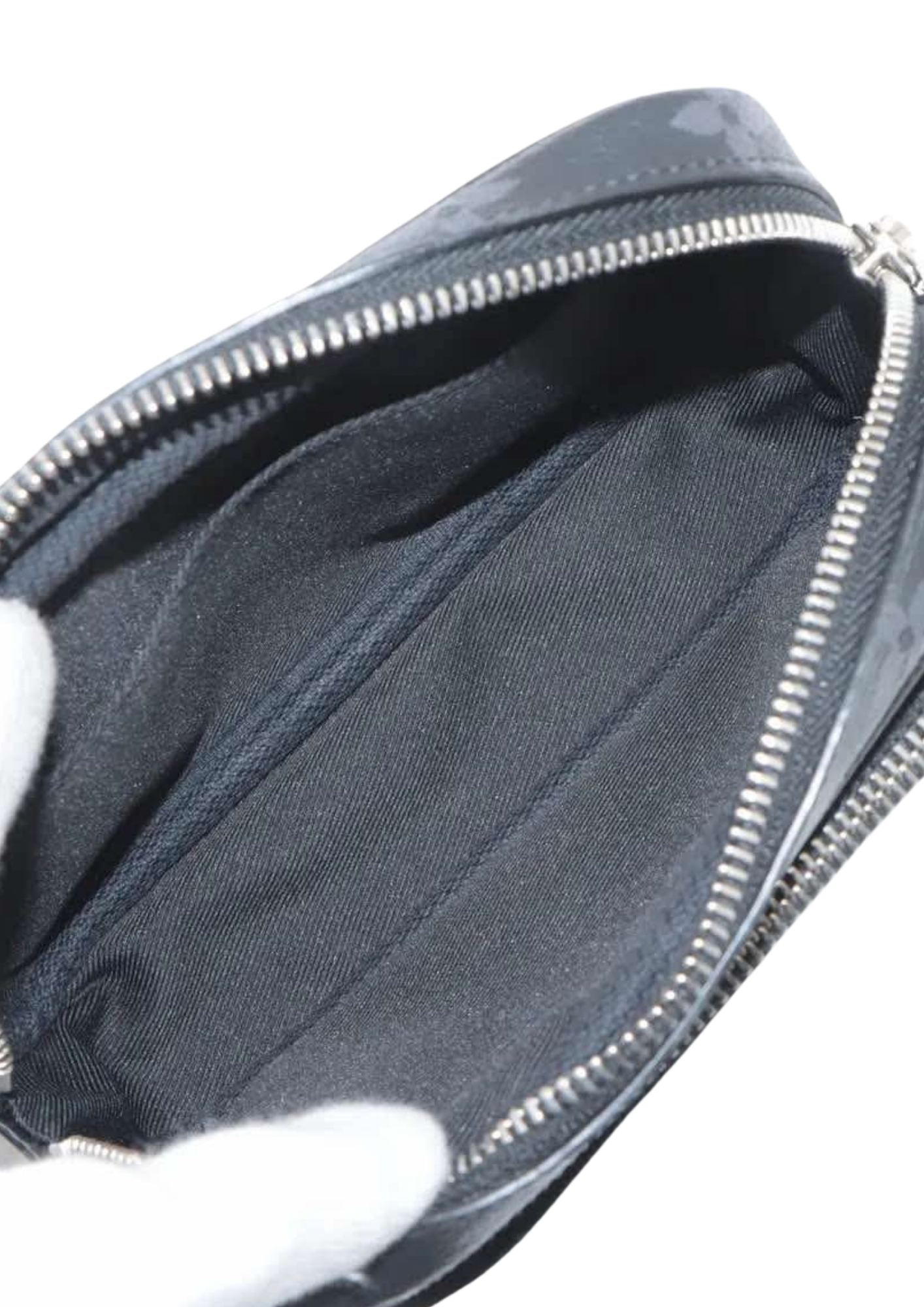 LOUIS VUITTON Taiga Leather Lama