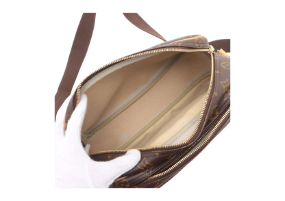 LOUIS VUITTON Monogram Reporter